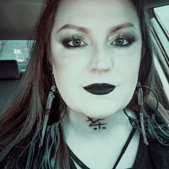 Meet your Posher, Raven - Picture 1 of 1